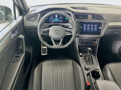 Used 2022 Volkswagen Tiguan SE R-Line AWD/4WD image 14
