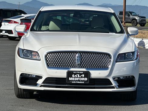 Used 2017 Lincoln Continental Select w/ Technology Package FWD image 10