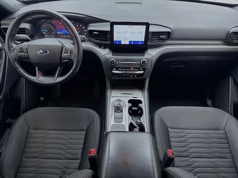 Used 2020 Ford Explorer XLT RWD image 14