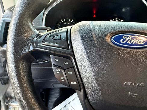 Used 2019 Ford Edge SE image 19