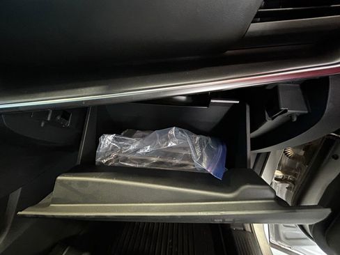 Used 2024 Nissan Rogue SV image 28