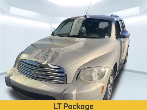 Used 2009 Chevrolet HHR LT image 2