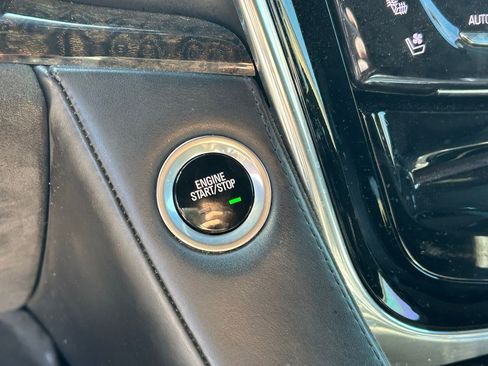 Used 2015 Cadillac Escalade Platinum image 9