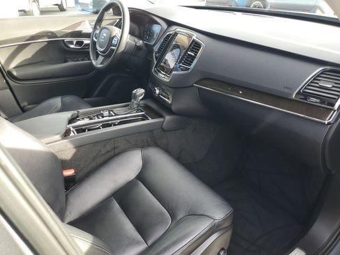 Used 2018 Volvo XC90 T6 Momentum w/ Convenience Package image 32