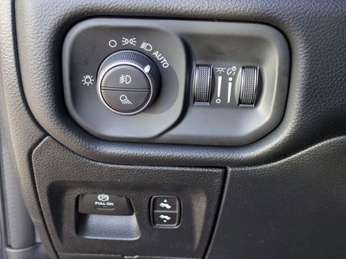 New 2026 RAM 1500 Laramie AWD/4WD image 14