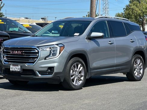 Used 2023 GMC Terrain SLT image 8