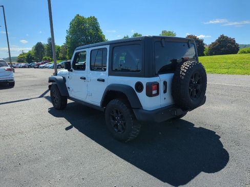 Used 2022 Jeep Wrangler Unlimited Sport AWD/4WD image 5