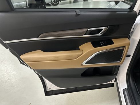 Used 2022 Kia Telluride SX image 24