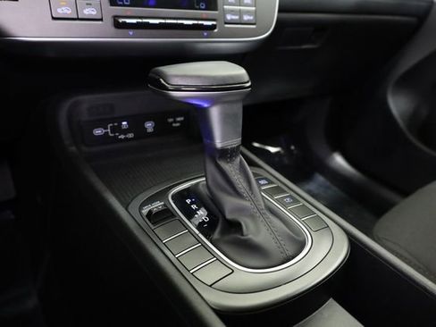 Used 2025 Hyundai Kona SEL image 19