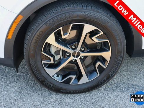 Used 2024 Kia Sportage EX image 7