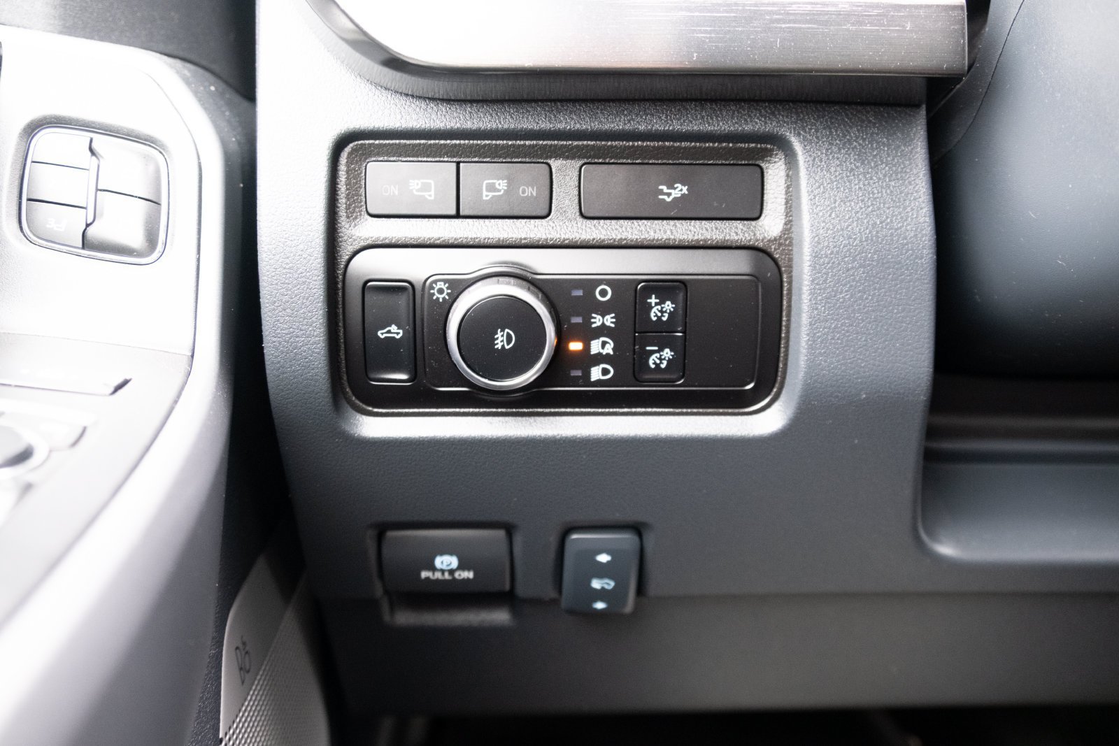 Used 2024 Ford F350 Lariat w/ Sport Appearance Package AWD/4WD image 11