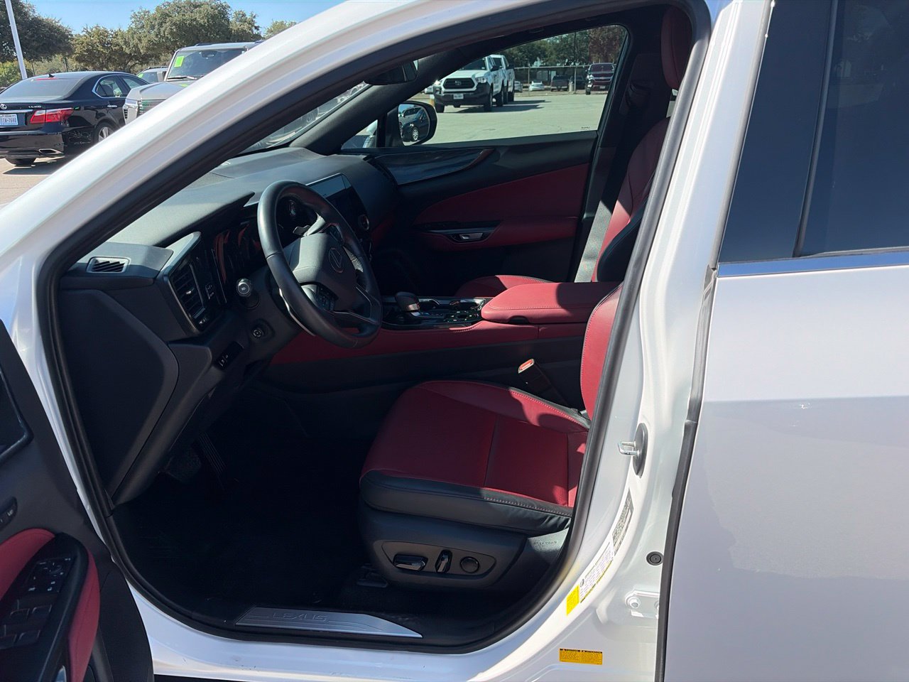 Used 2025 Lexus NX 250 FWD w/ Accessory Package (2T) image 8