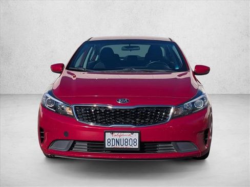 Used 2018 Kia Forte S image 2