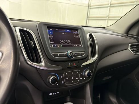 Used 2022 Chevrolet Equinox LT w/ Driver Convenience Package image 24