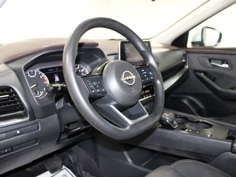 Used 2022 Nissan Rogue SV image 18