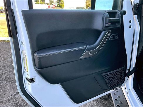 Used 2018 Jeep Wrangler Sport image 22