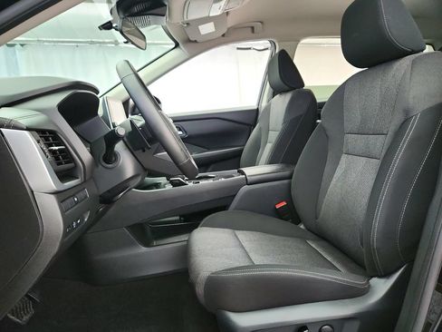 Used 2025 Nissan Rogue SV FWD image 11