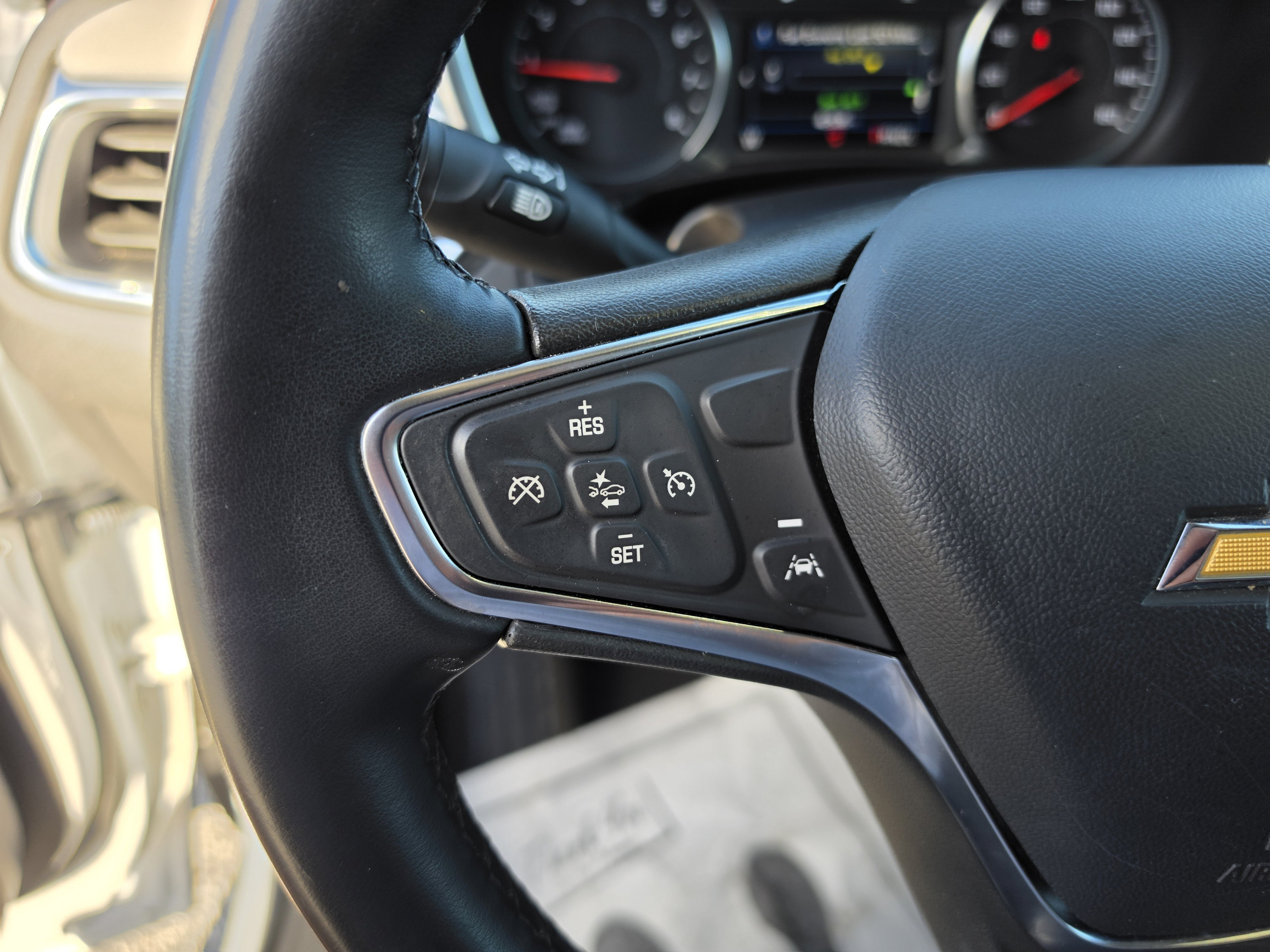 Used 2024 Chevrolet Equinox LT FWD image 33