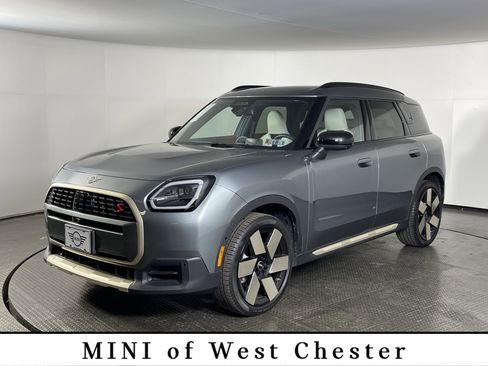 Used 2025 MINI Cooper Countryman S image 1