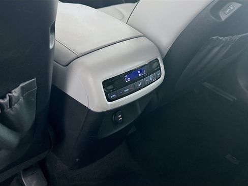 Used 2025 Hyundai Palisade SEL FWD image 28