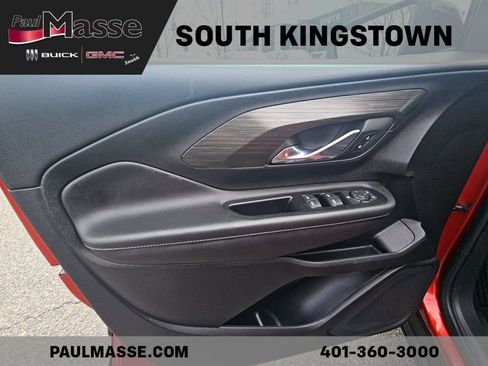 Used 2023 GMC Terrain SLE w/ Driver Convenience Package image 12