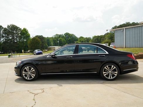 Used 2017 Mercedes-Benz S 550 Sedan image 24