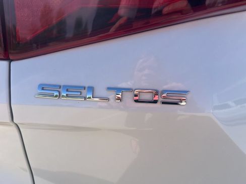 Used 2023 Kia Seltos LX AWD/4WD image 13
