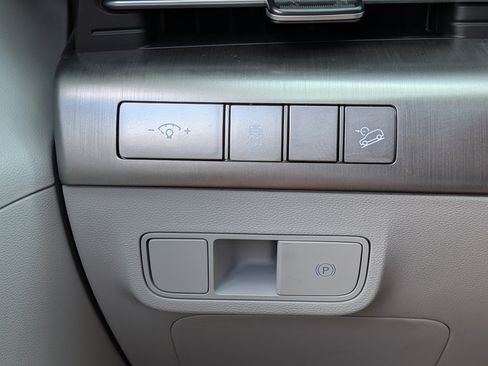 Used 2025 Hyundai Kona SEL FWD image 23