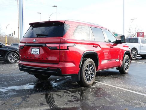 Used 2024 Toyota Sequoia Platinum image 3
