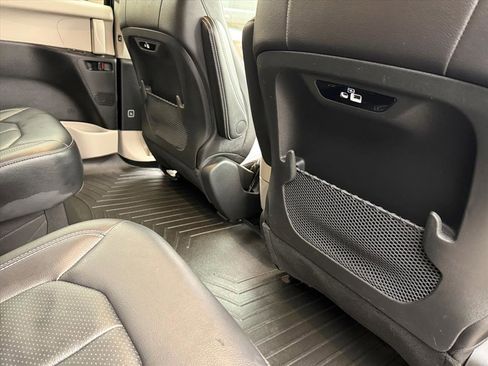 Used 2022 Chrysler Pacifica Touring-L image 25