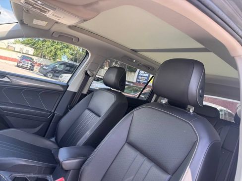Used 2022 Volkswagen Tiguan SE AWD/4WD image 10