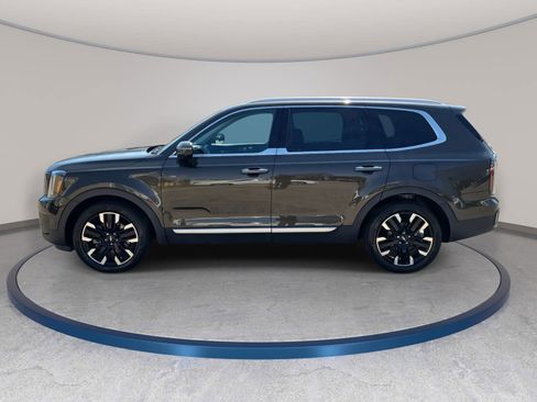 Used 2024 Kia Telluride SX w/ Towing Package image 8