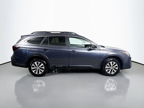 Used 2023 Subaru Outback Premium image 8