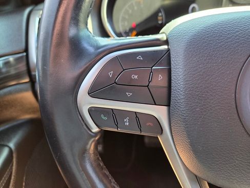 Used 2020 Jeep Grand Cherokee Altitude AWD/4WD image 28