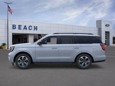 New 2026 Ford Expedition Active image 4