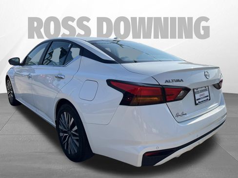 Used 2024 Nissan Altima 2.5 SV FWD image 6