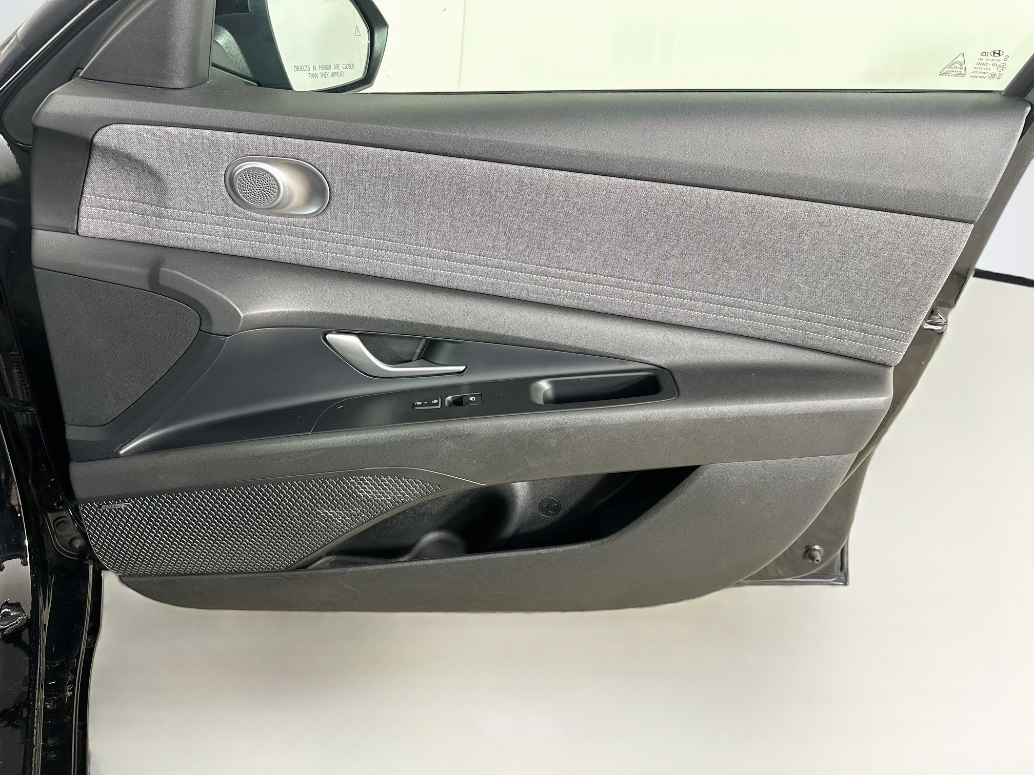 Used 2025 Hyundai Elantra Limited FWD image 32