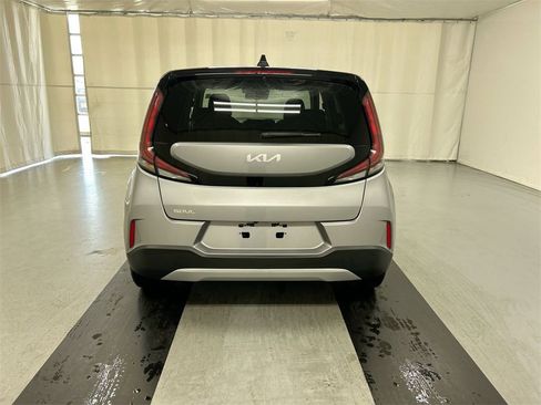 Certified 2023 Kia Soul LX image 21