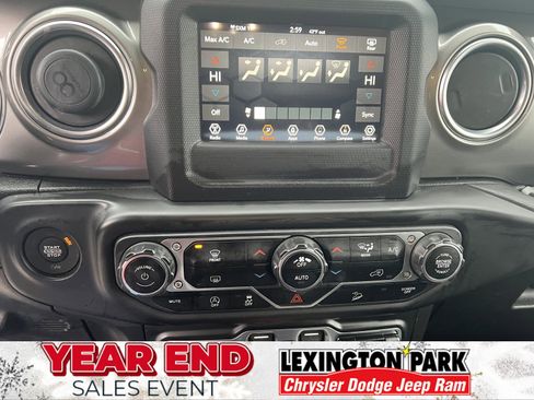 Used 2020 Jeep Wrangler Unlimited Sahara image 18