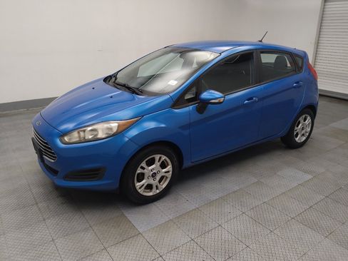 Used 2016 Ford Fiesta SE w/ Cold Weather Package FWD image 2