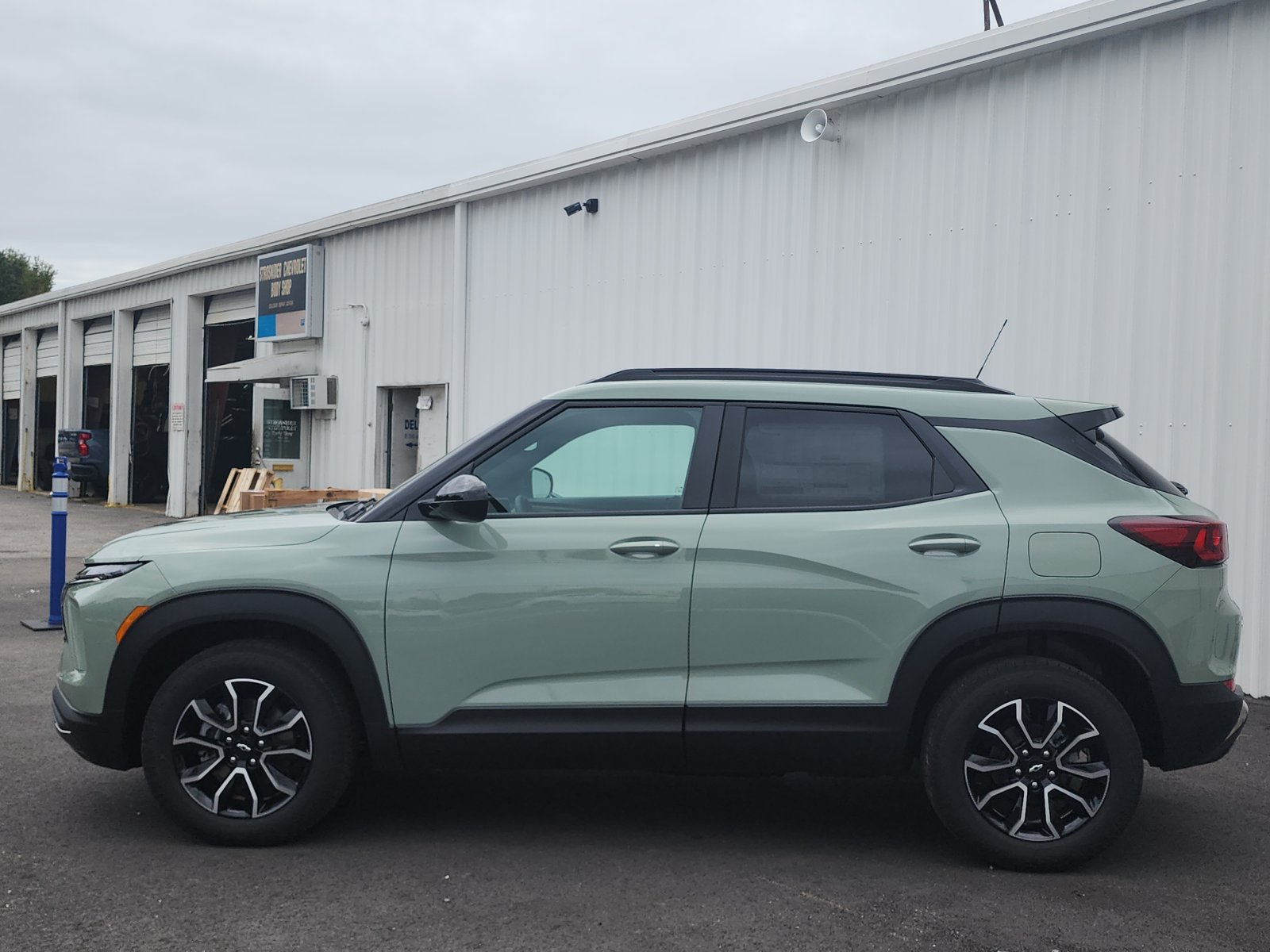New 2026 Chevrolet TrailBlazer ACTIV w/ Driver Confidence Package AWD/4WD image 2