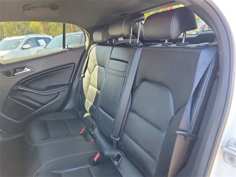 Used 2019 Mercedes-Benz GLA 250 4MATIC image 13