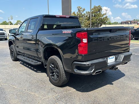Used 2023 Chevrolet Silverado 1500 Custom Trail Boss w/ LPO, Dark Essentials Package AWD/4WD image 8