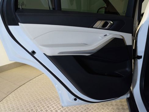 Used 2022 BMW X5 xDrive40i w/ Luxury Seating Package image 27