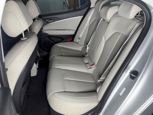 Used 2019 Genesis G70 2.0T Advanced RWD image 28