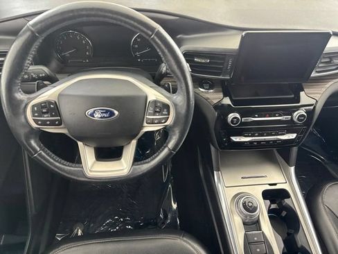 Used 2021 Ford Explorer Limited w/ Equipment Group 301A AWD/4WD image 23