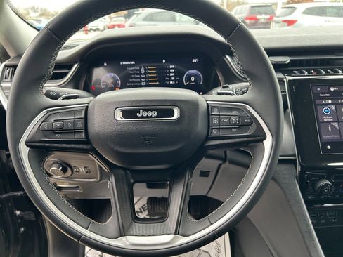 Used 2023 Jeep Grand Cherokee Laredo image 19