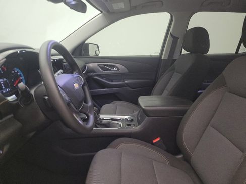 Used 2021 Chevrolet Traverse LS image 17