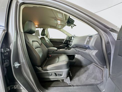 Used 2025 Nissan Pathfinder SL AWD/4WD image 33