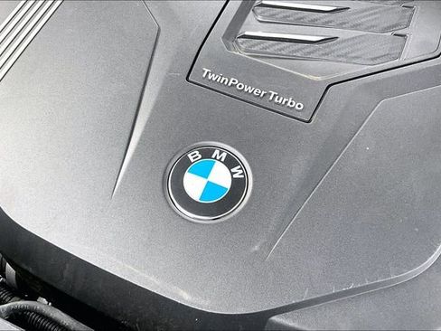 Used 2022 BMW X5 xDrive40i w/ Parking Assistance Package AWD/4WD image 34